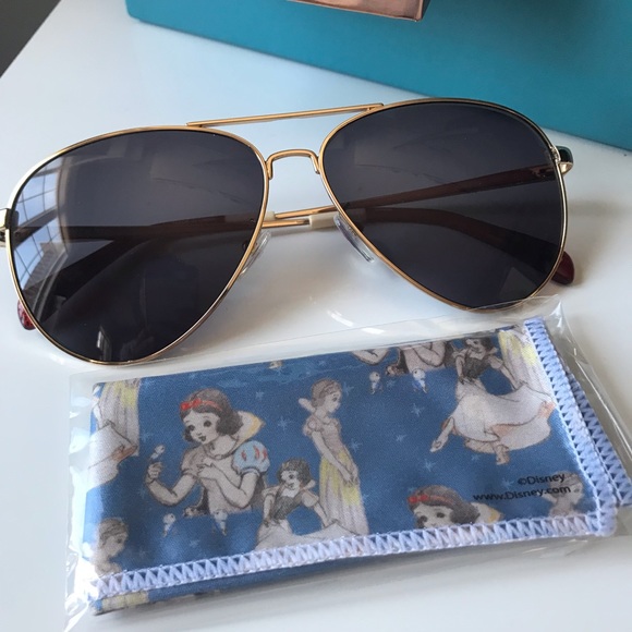 Disney X TOMS Snow White Maverick 301 (SOLD OUT collection) - Picture 6 of 9